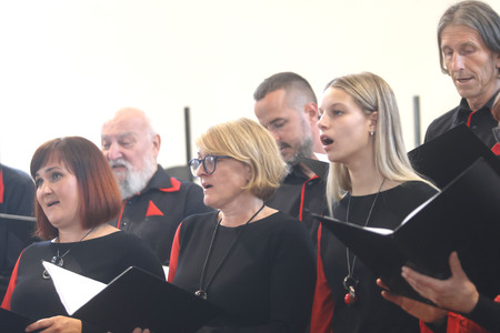 Letni koncert Komorni zbor Fran Gerbič, gostje MePZ Postojna 24 Foto Ljubo Vukelič